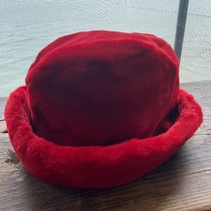 NEIMAN MARCUS SHEARED RED BEAVER HAT BY GREVI MODE FIRENZE ITALY